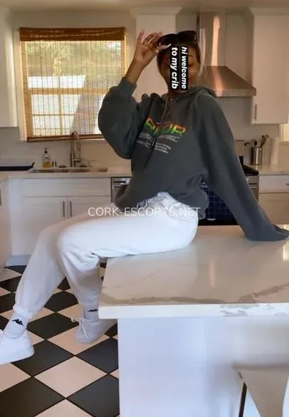 Cork escorts Laura — 3